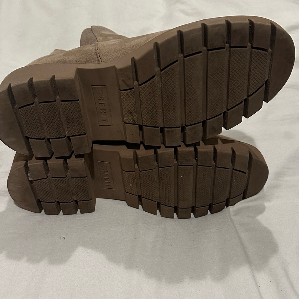 Tan Chelsea Boots - Picture 8 of 8